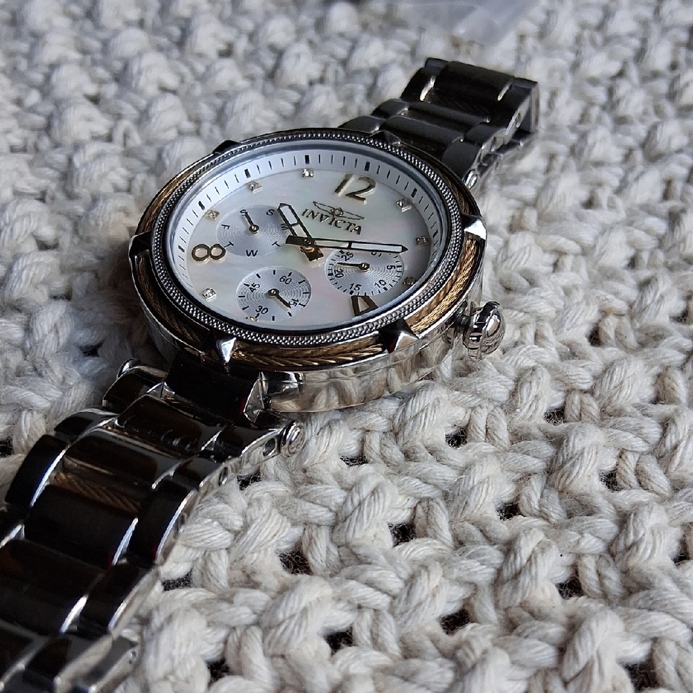 Invicta Two-Tone Silver and Gold Watch 38mm Stainless Steel - Picture 8 of 8